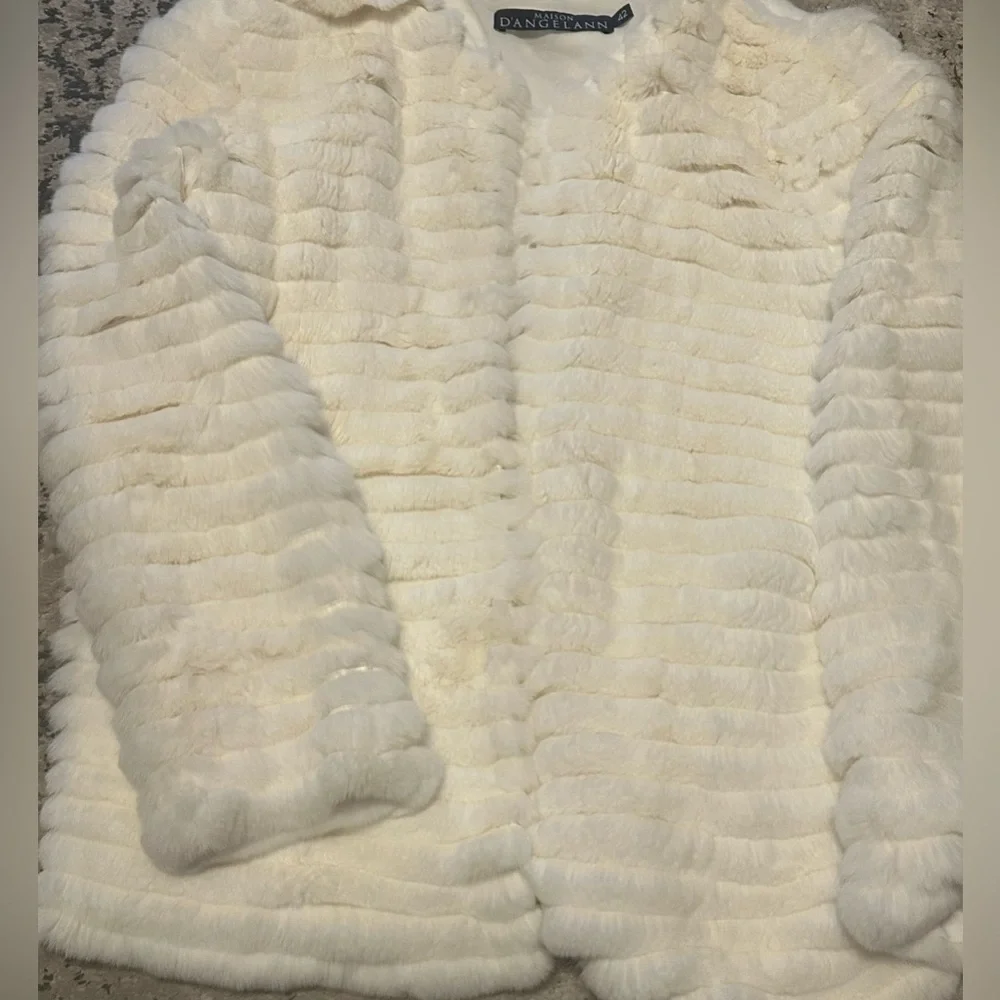 Elegant White Fur Coat- Maison D’Angelann